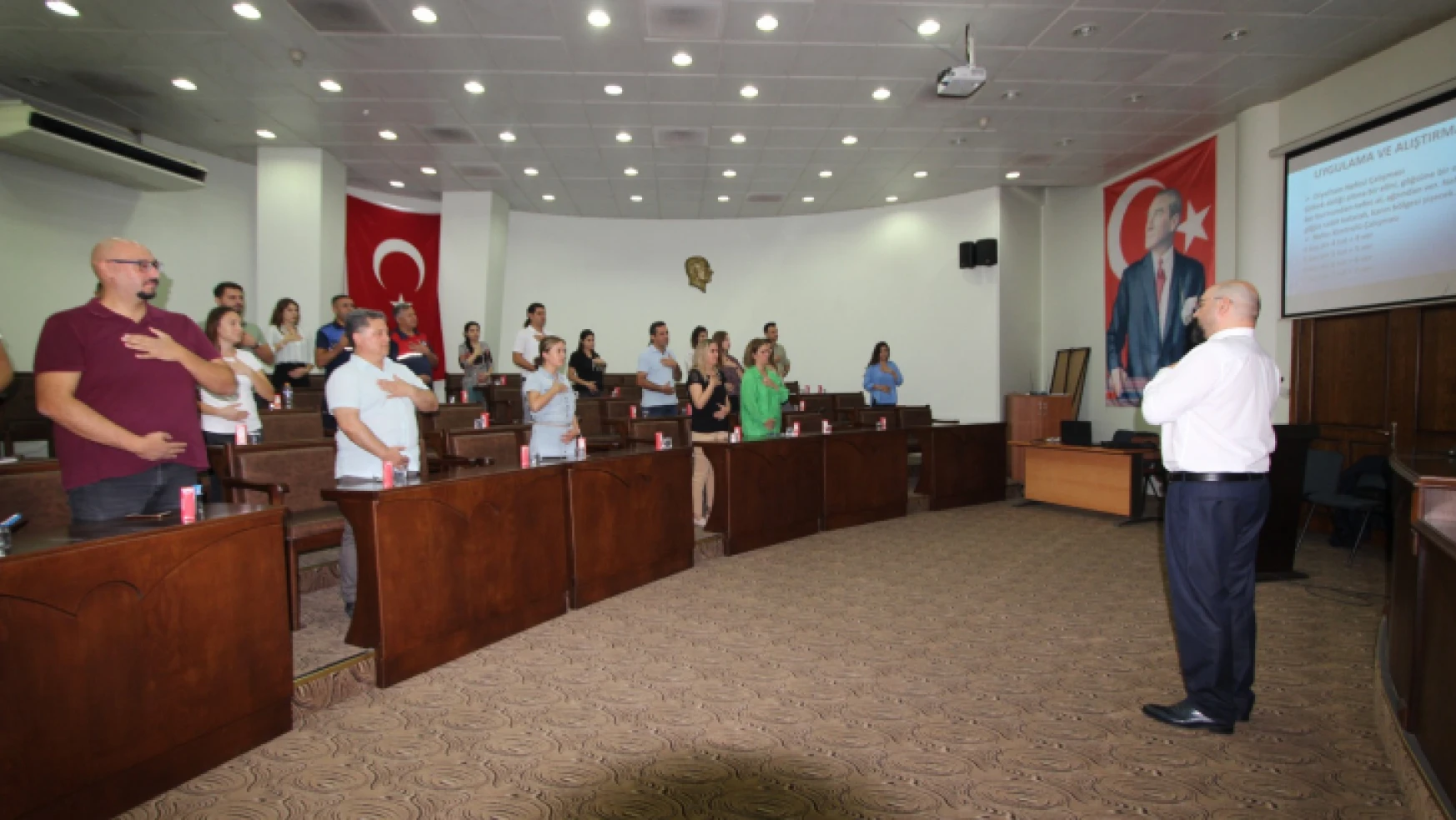 Nazilli Belediyesi personeline 'kurum içi iletişim' semineri verildi