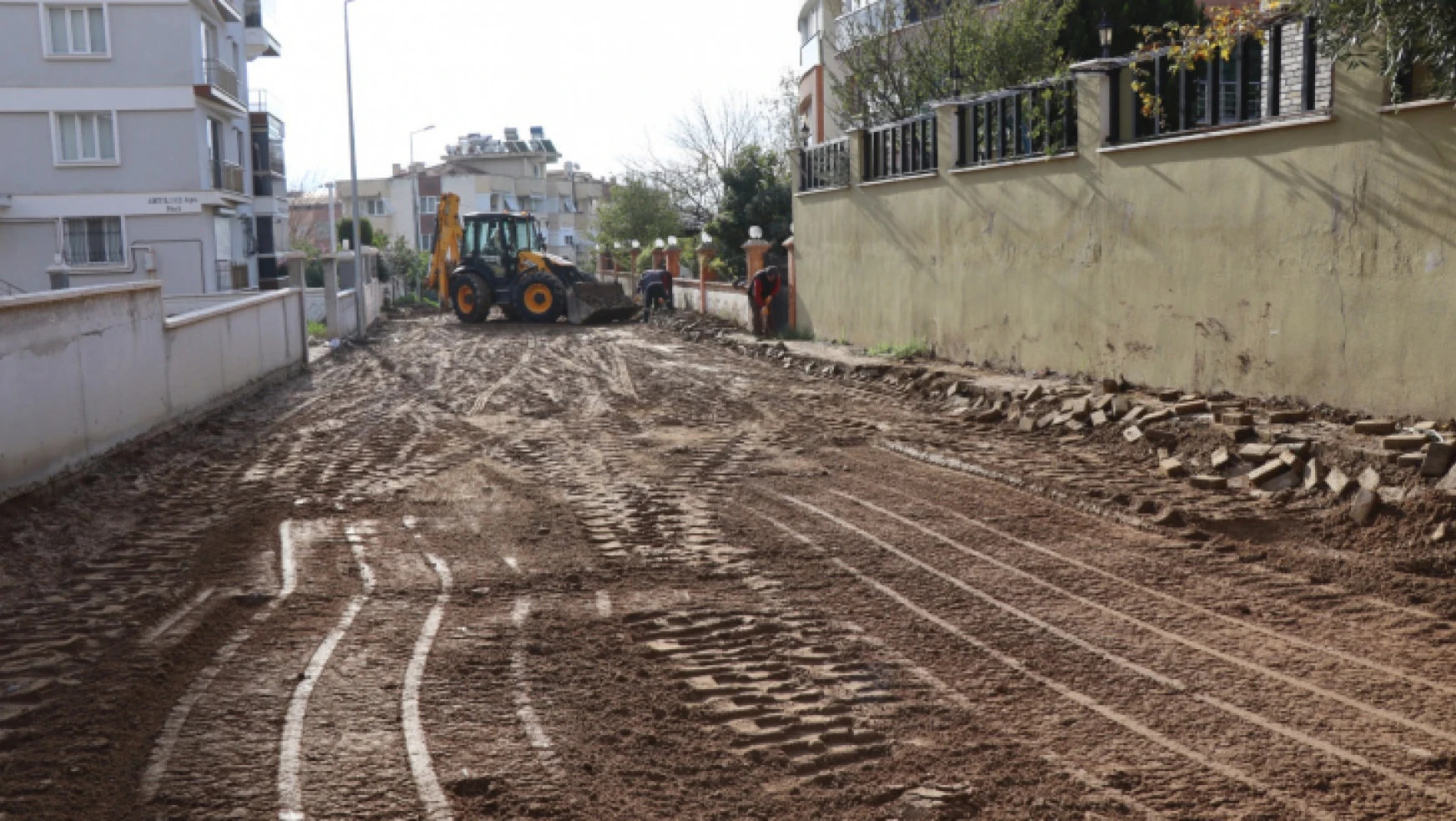 Nazilli Belediyesi yol çalışmaları ile rekor kırıyor