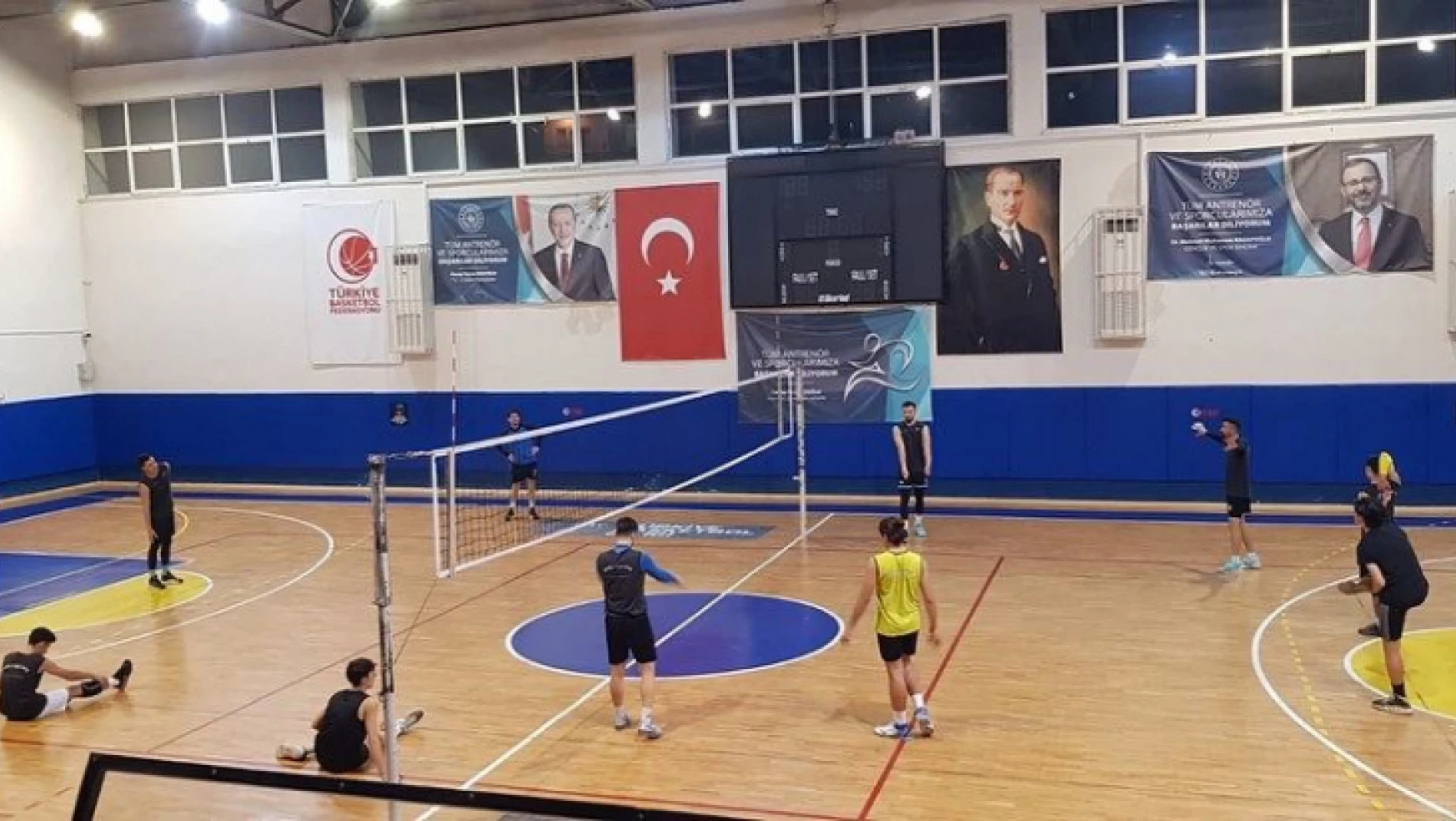 Nazilli Belediyespor Voleybol Takımı'na 'tatlı' destek