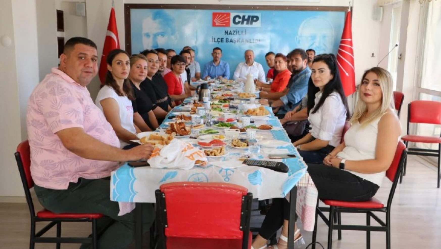 Nazilli CHP Gazetecilerle kahvaltıda buluştu