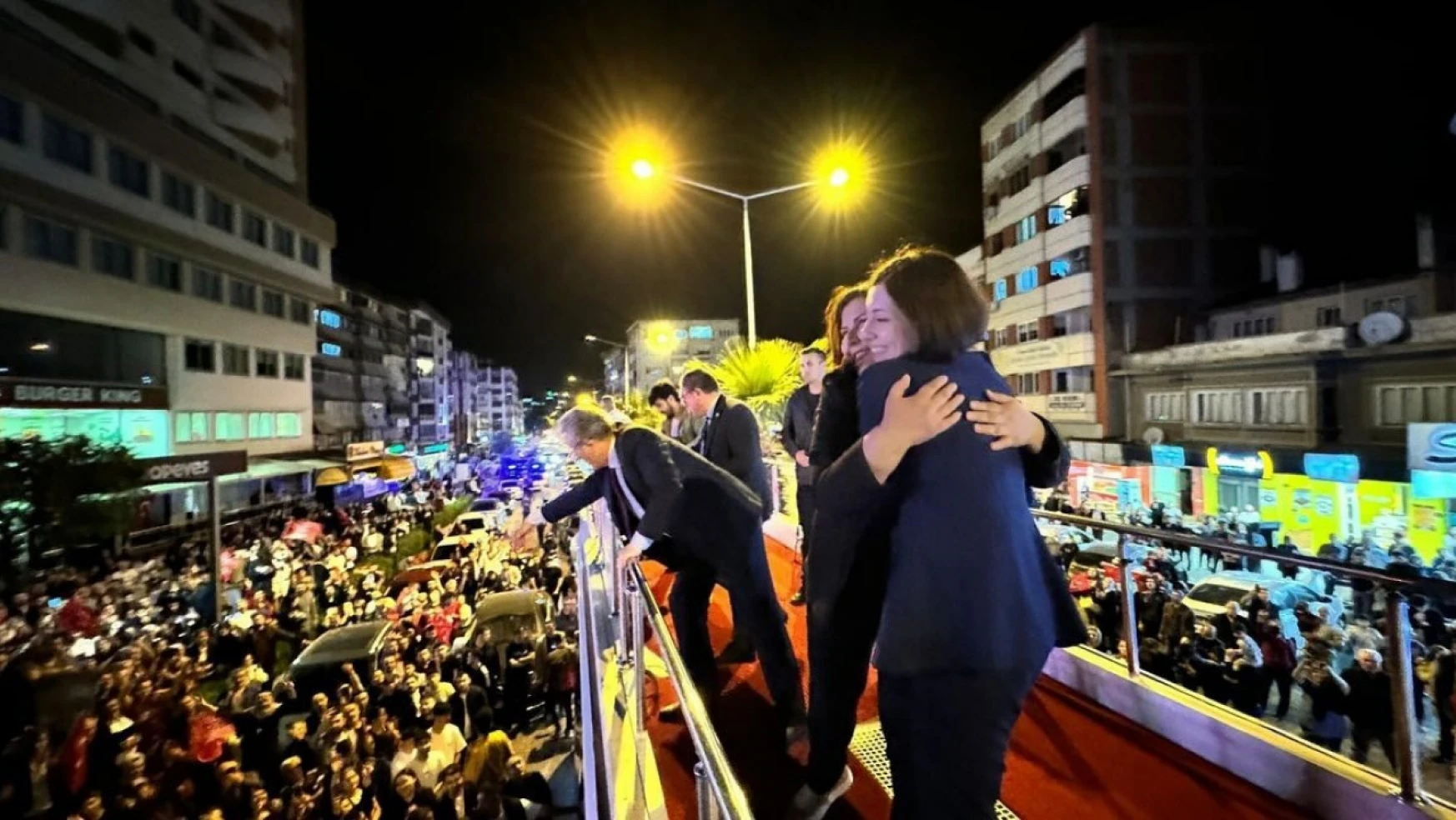 Nazilli'de CHP, zafer kutlaması yaptı