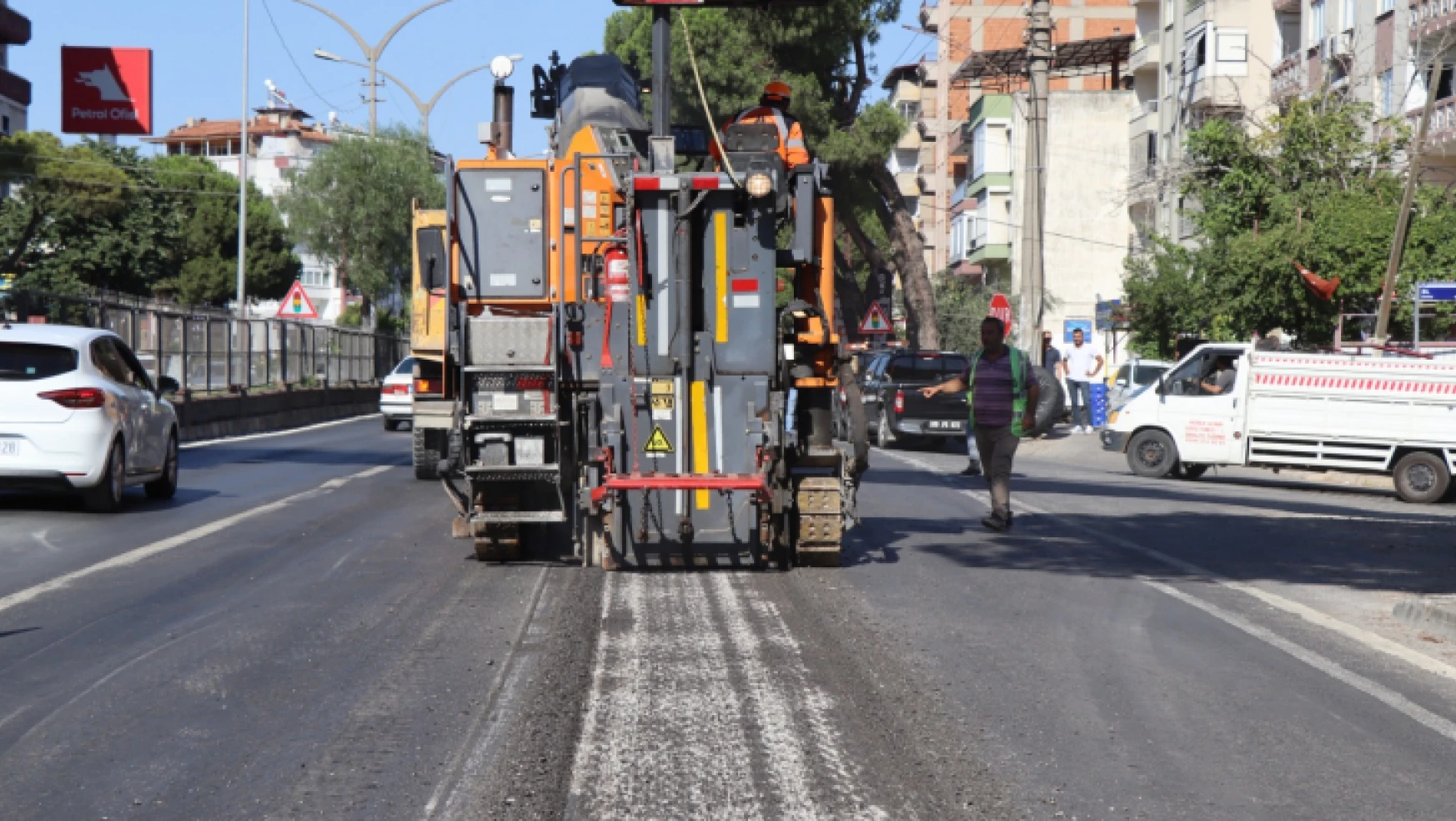 Nazilli'de deforme olan asfalt yenilendi