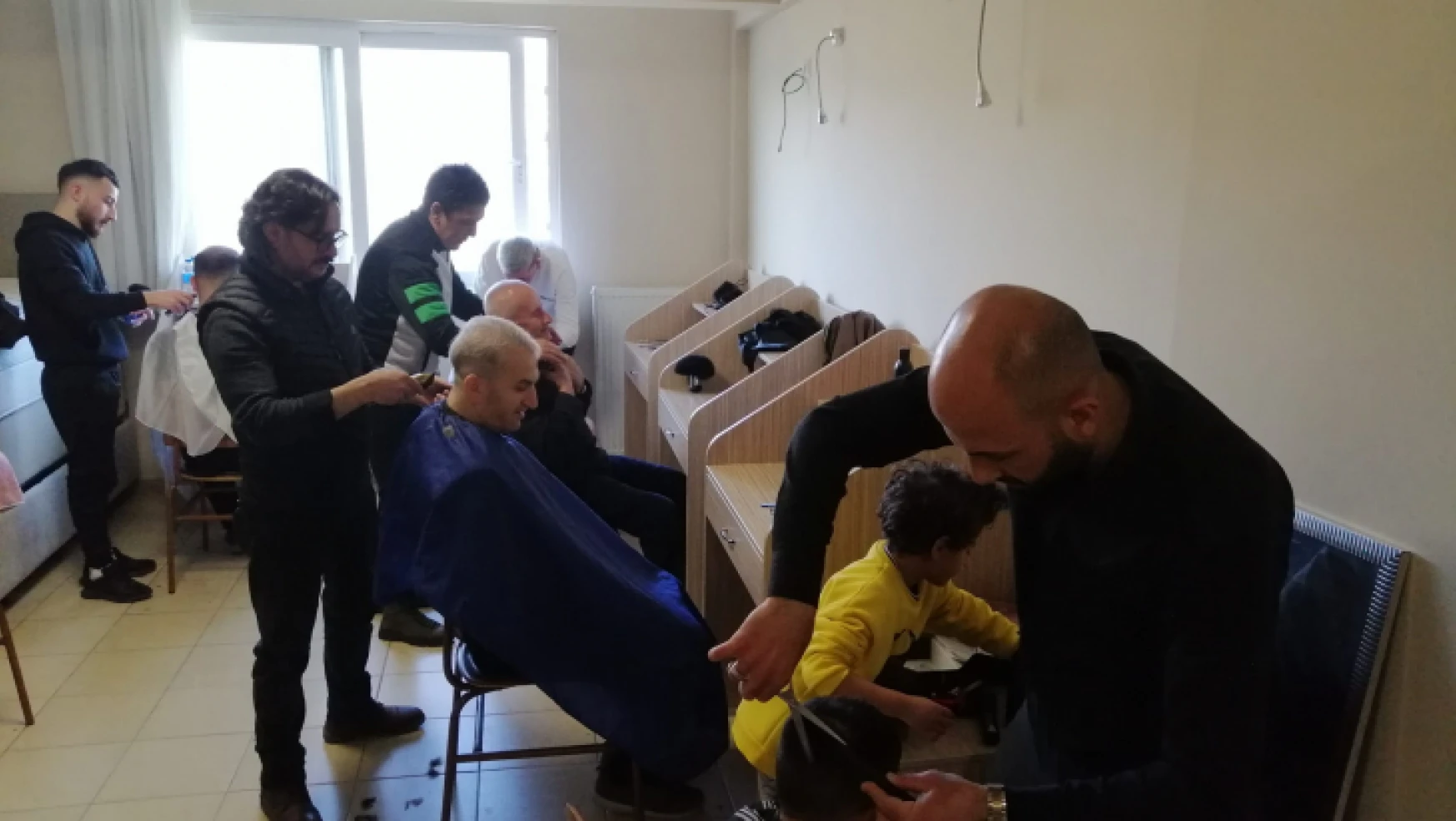 Nazilli'de depremzedelere ücretsiz saç bakım hizmeti