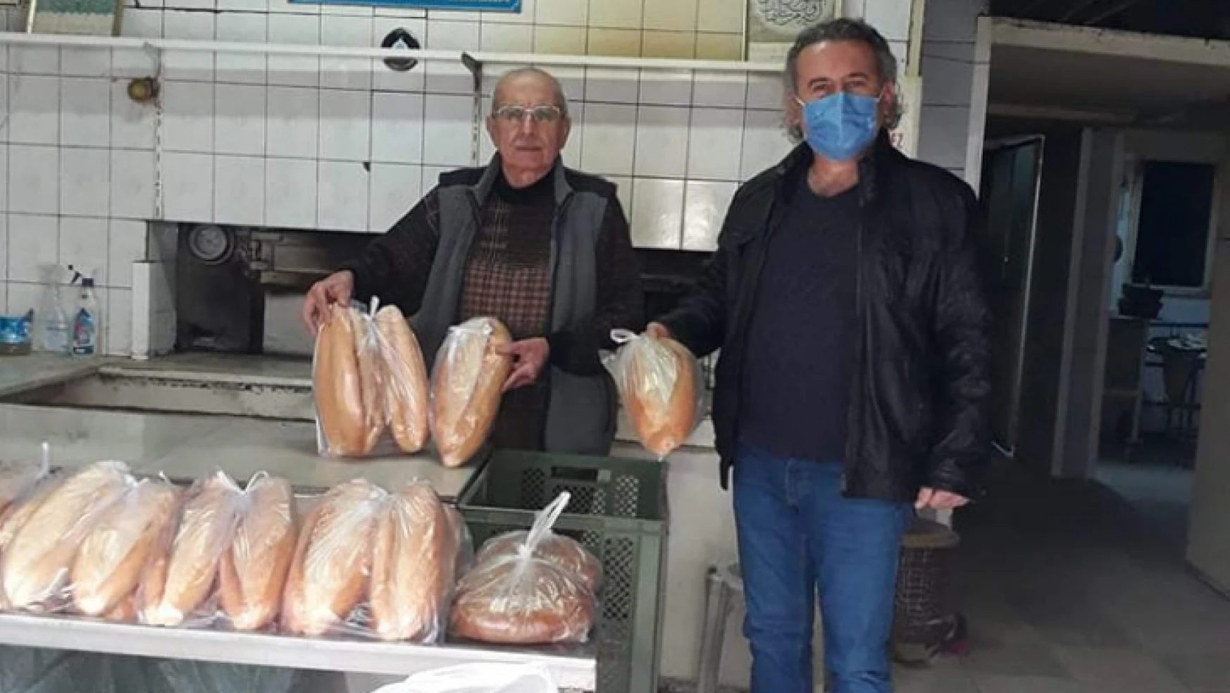 Nazilli'de ekmek yardımı devam ediyor