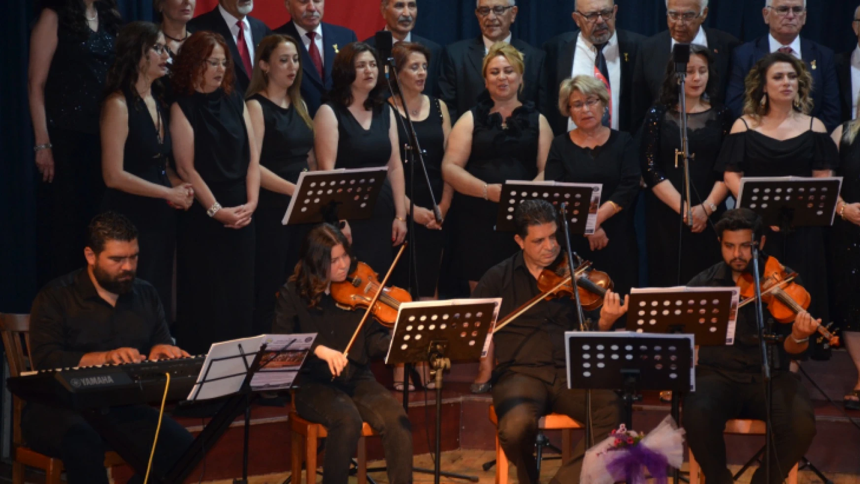 Nazilli'de Kaymakamlık Korosu'ndan coşkulu konser