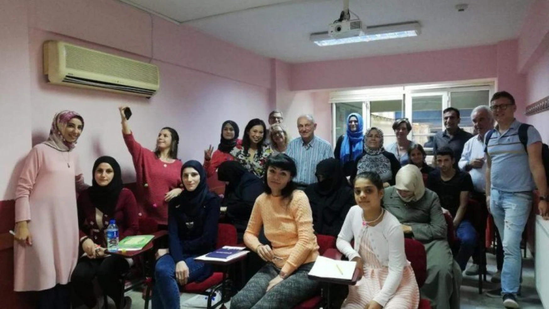 Nazilli HEM'den Suriyeli vatandaşlara 'Türkçe' eğitimi