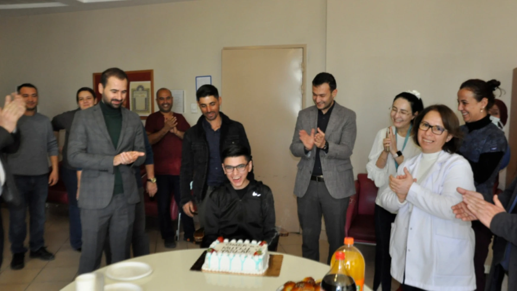 NDH'den Ömer'e sürpriz doğum günü