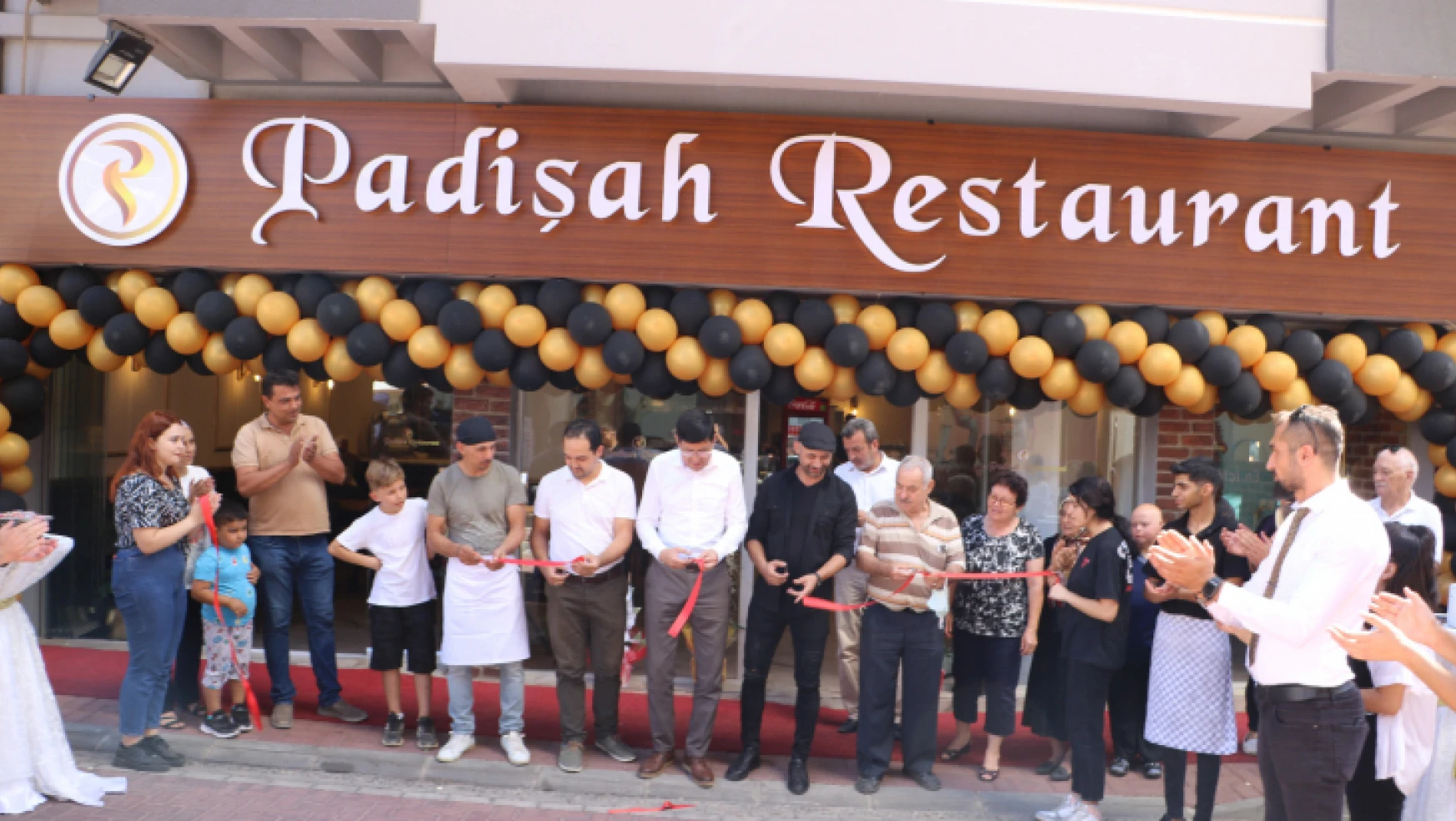 Padişah Restaurant, dualarla hizmete girdi