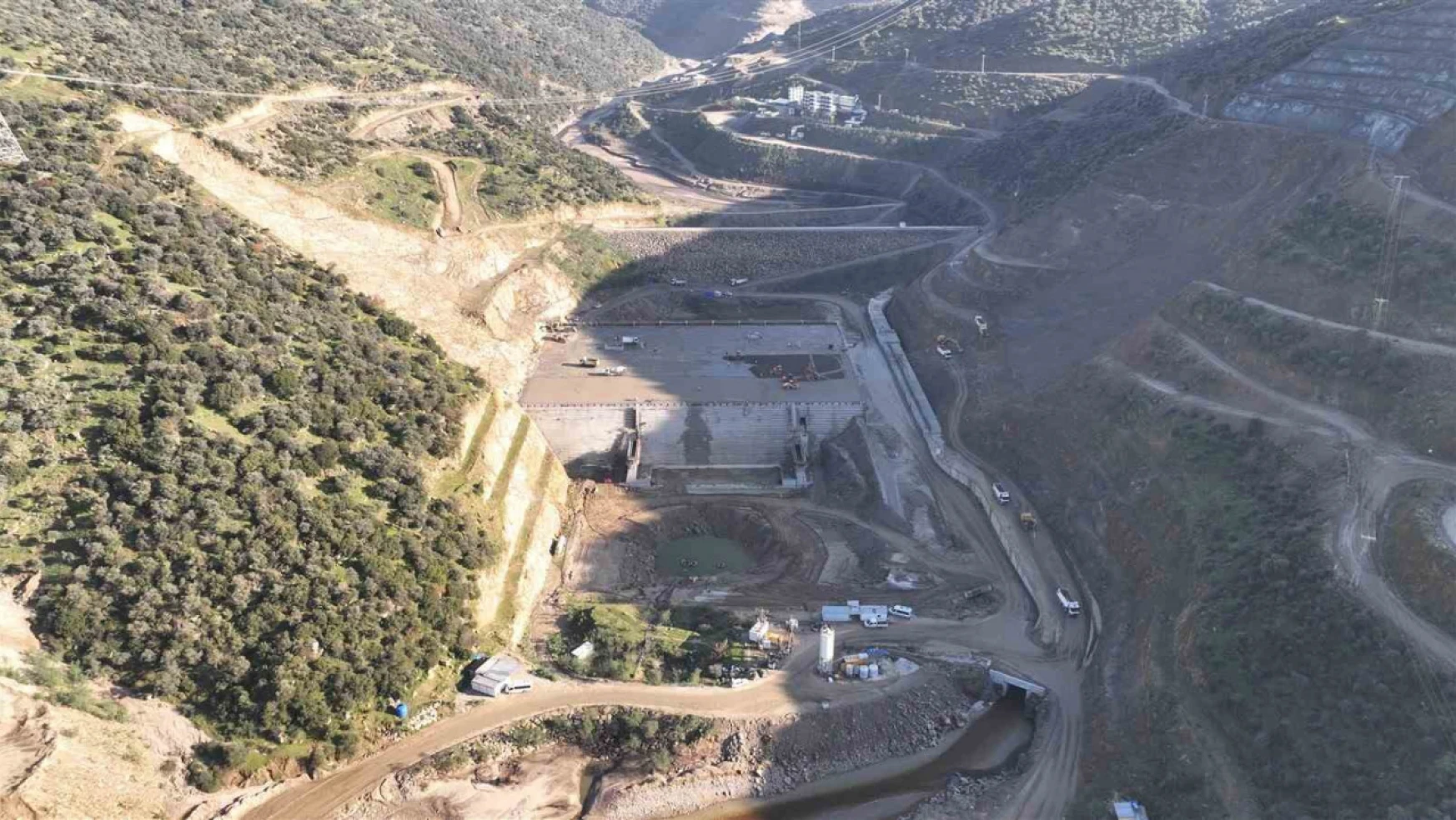 Sarıçay Barajı'nda çalışmalar hız kesmiyor