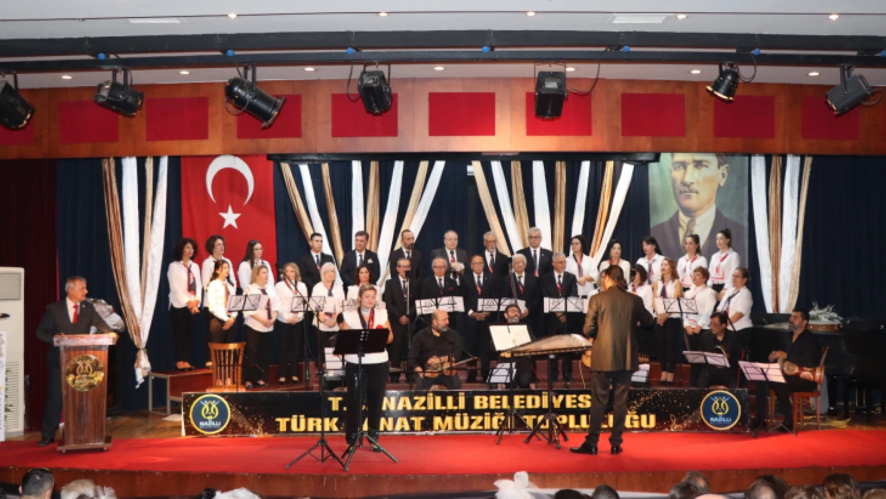 Sümerbank Özel Konseri Nazilli'de kulakların pasını sildi