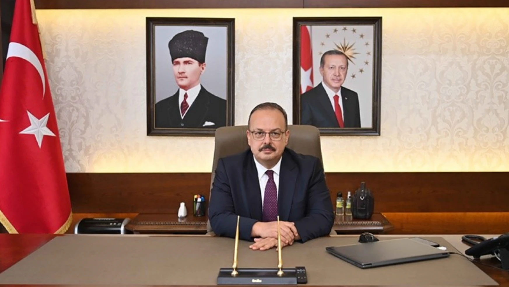 Vali Canbolat: 'Atatürk, her dönemde güncelliğini koruyan büyük bir liderdir'