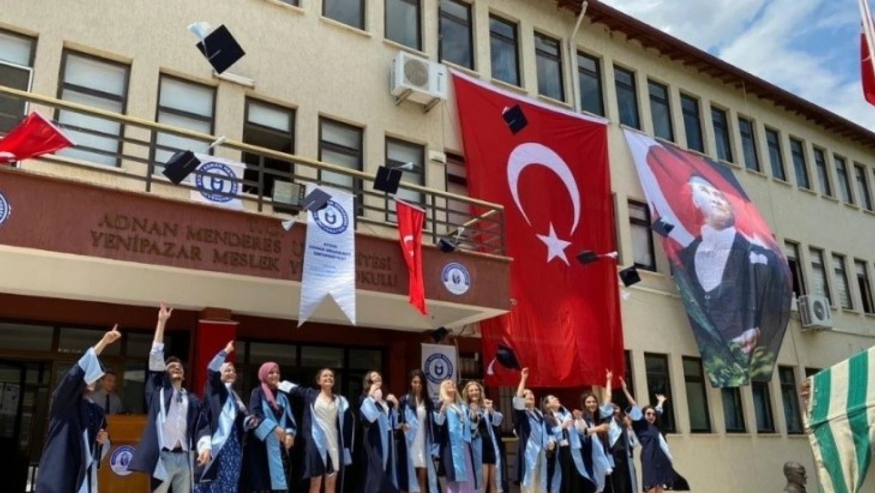 Yenipazar MYO'da öğrencilerin mezuniyet sevinci