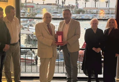 Kuşadası Ticaret Odası'nda Meclis Üyelerine plaket verildi
