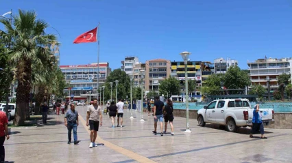 Aydın yalnızlaşıyor