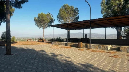 Mahalle muhtarı mesire alanındaki çöplere isyan etti