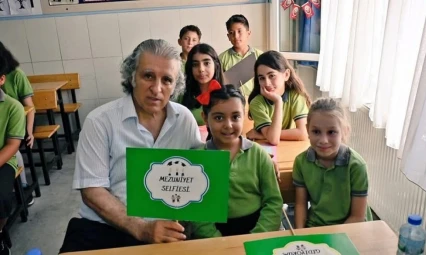 Kaymakam Keklik öğrencilerin karne sevincine ortak oldu