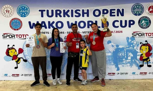 Sökeli 3 genç sporcu Dünya Kupası'ndan madalyayla döndü