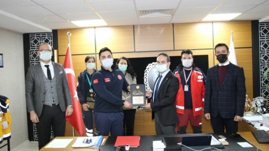 112 Acil Sağlık Hizmetleri İstasyonlarına ödülleri takdim edildi