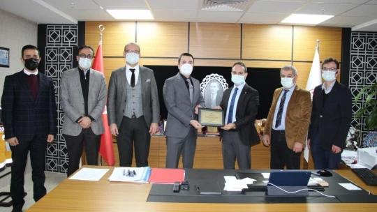 112 Acil Sağlık Hizmetleri İstasyonlarına ödülleri takdim edildi