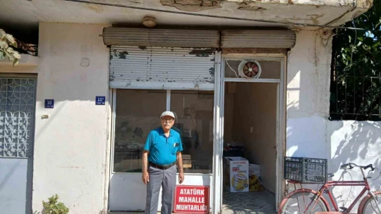 30 yıllık muhtar bisikletiyle vatandaşa derman oluyor