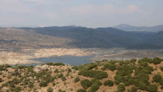 350 milyon metreküp depolama hacmine sahip Adnan Menderes Barajı'nda doluluk seviyesi yüzde 12'ye düştü