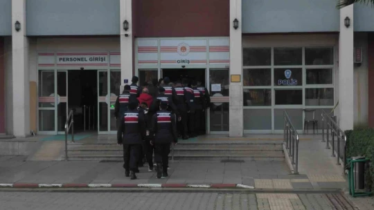 46 milyonluk dolandırıcılık olayının şüphelileri adliyeye sevk edildi