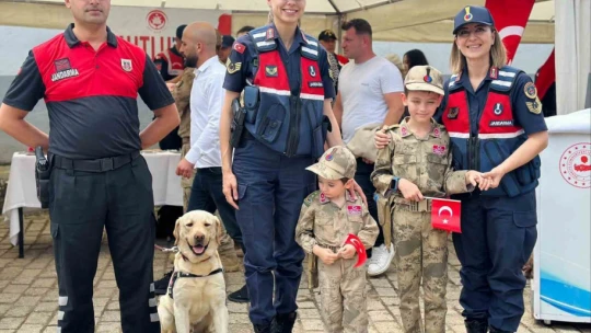 Acemi erlerin yemin töreninde ailelere jandarma ve KADES tanıtıldı