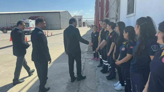 Acil sağlık personellerinin sürüş tekniği göz doldurdu