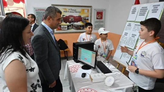 Adnan Menderes Ortaokulu öğrencileri hünerlerini sergiledi