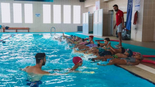 ADÜ içerisindeki yüzme havuzu sporseverlerin buluşma noktası oldu