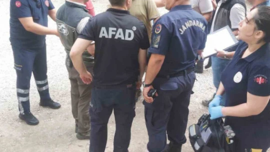 AFAD ekipleri zamanla yarıştı: Sert iniş yapan uçaktaki mürettebat balıkçı teknesiyle karaya çıkarıldı
