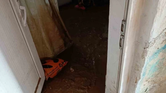 AFAD gönüllüleri selden etkilenen bölgelerde yaraları sarıyor