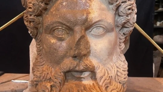 Afrodisyas'ta heyecanlandıran keşif