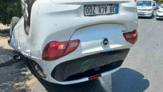 Ağaca çarpıp takla atan otomobil ters döndü: 2 yaralı