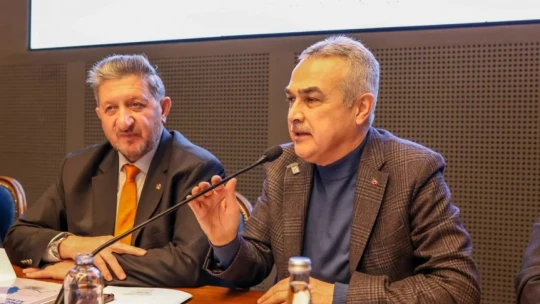 AK Parti Aydın Büyükşehir Belediye Başkan Adayı Savaş: '3 ayda hizmetlere başlayacağız'