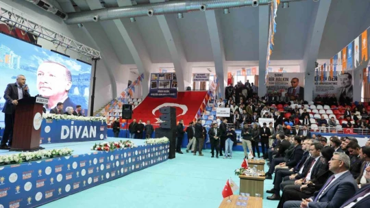 AK Parti'nin gençlik kongresine yaşlılar daha fazla ilgi gösterdi