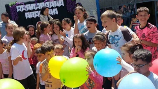Akçaköy İlk-Ortaokulu'nca colourfest etkinliği yapıldı