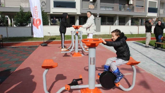 Akçöltekin'in adının verildiği park düzenlenen tören ile açıldı