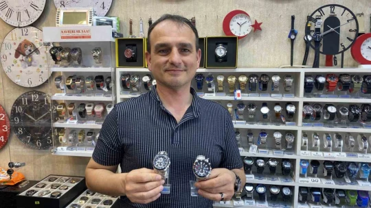 Akıllı saatlere rağmen klasik saatlerin zamansız çekiciliği sürüyor