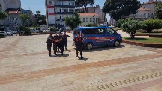 Akrabasını tornavida ile öldüren zanlı mahkemeye sevk edildi