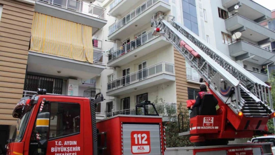 Alkolün dozunu kaçırınca, balkonda sızdı