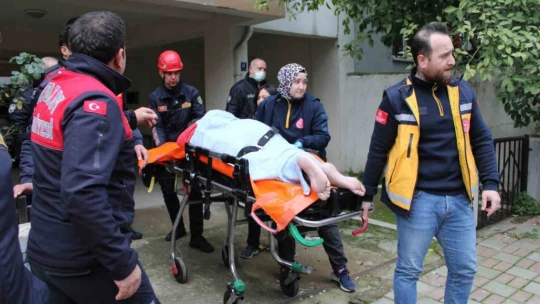 Alkolün dozunu kaçırınca, balkonda sızdı