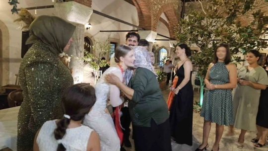 Alman geline Türk usulü düğün
