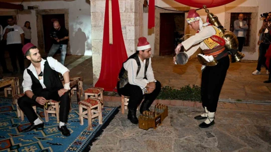 Anadolu Ateşi yaz boyunca Kuşadası'nda yanacak