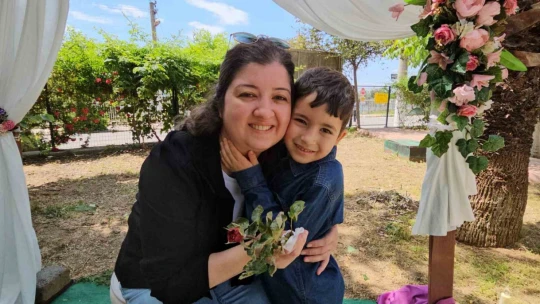 Anasınıfı öğrencilerinden annelerine anlamlı sürpriz