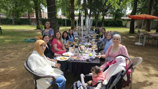 Anasınıfı öğrencilerinden annelerine anlamlı sürpriz