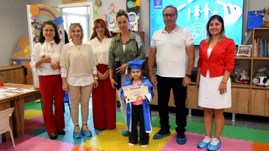 Anne Baba Çocuk Merkezi'nde minikler, ilk mezuniyet sevinci yaşadı