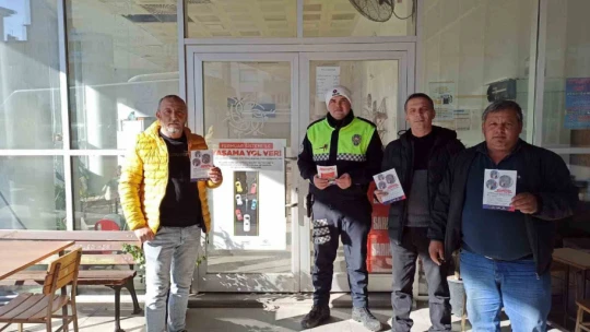 Araç sürücüleri 'ambulanslara fermuar sistemi ile yol verme' hakkında bilgilendirildi