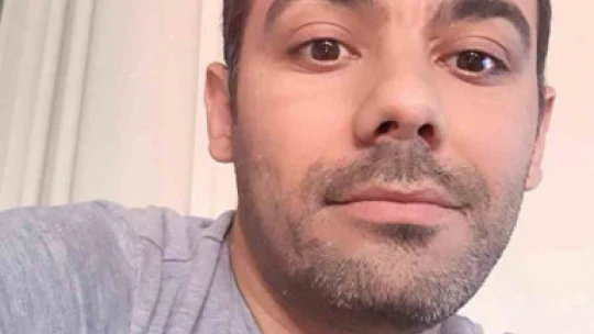Aracına çarpıp kaçan sürücüye sosyal medyadan seslendi: 'Allah'ından bul'