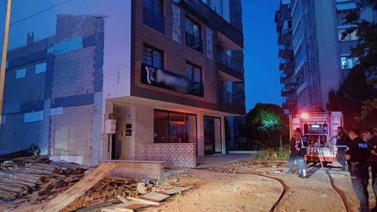 Asansör panosunda çıkan yangın itfaiyeyi harekete geçirdi